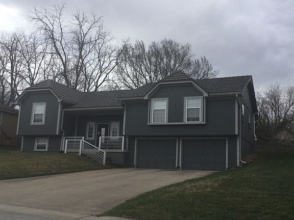 3rd image of 908 NE Bryant Dr