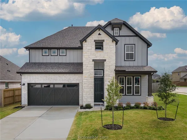 2525 Bramber Dr, College Station, TX 77845