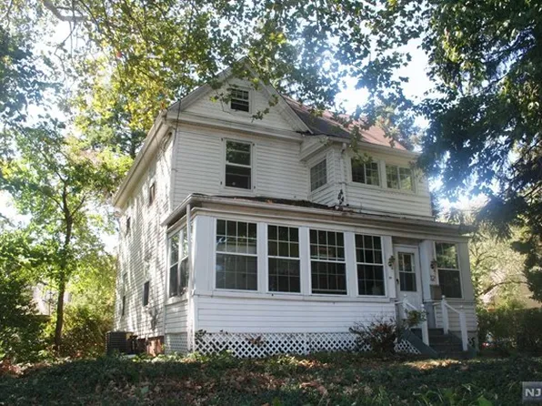 12 Degraw Ave, Teaneck, NJ 07666