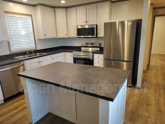 5th image of 52 Marcus Dr