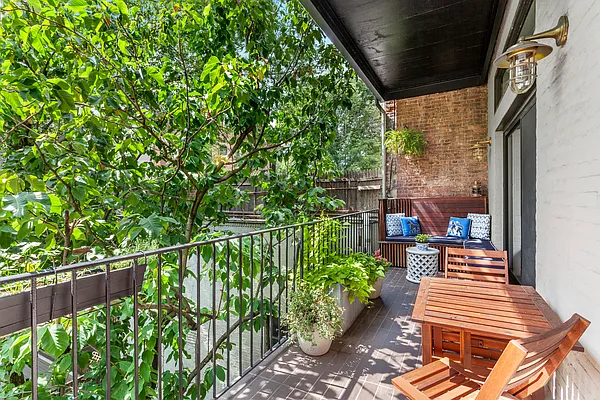 Sold by Compass | media 11