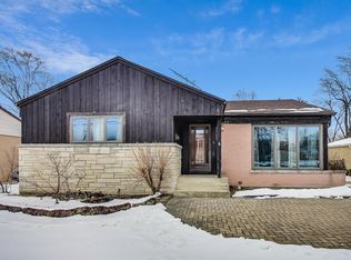 1111 N Arlington Heights Rd, Arlington Heights, IL 60004