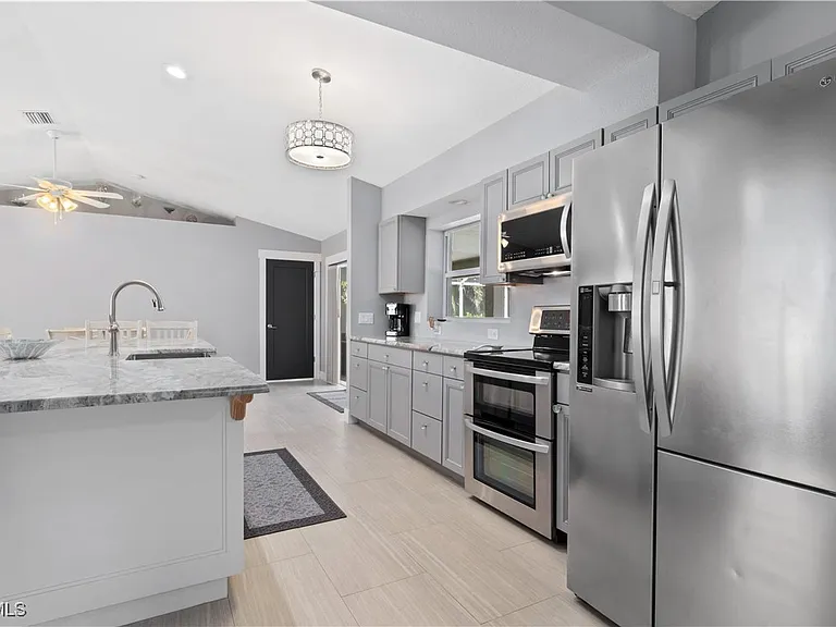 3425 SE 4th Ave — Photo 25