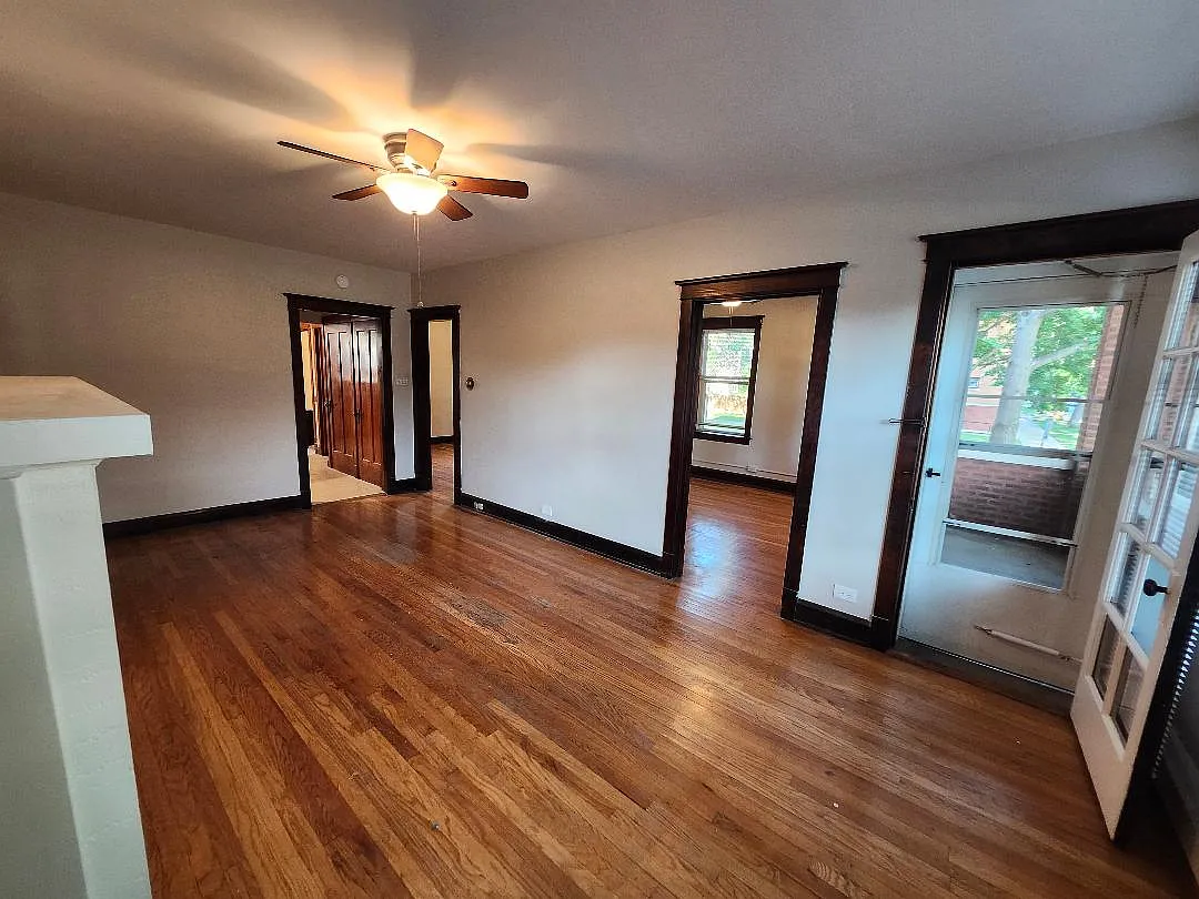 2 bed, 1000 sqft, $1,800 — Photo 4