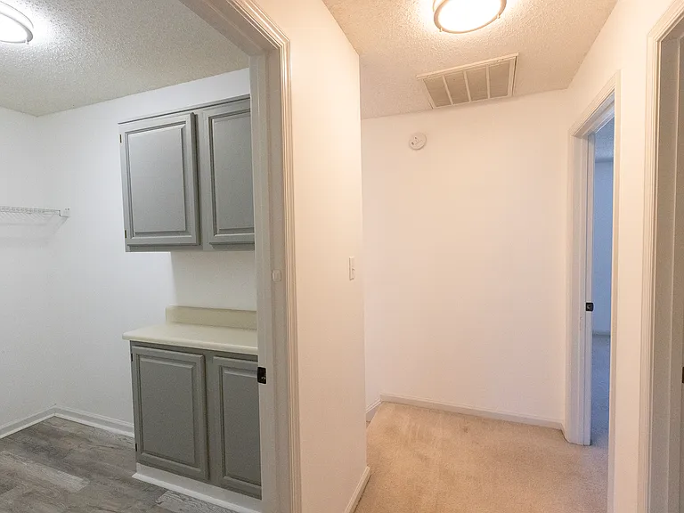 1355 Lake Dr — Photo 14