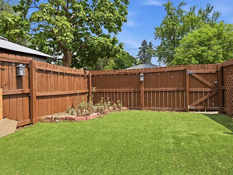 1316 Ivanhoe St #1 — Photo 27
