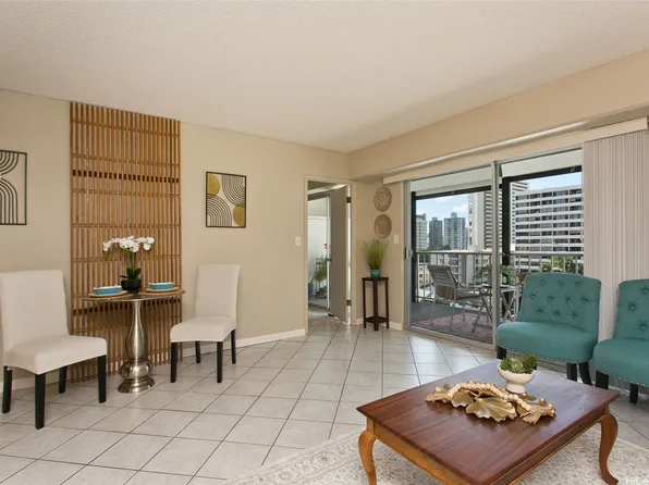 1333 Heulu St APT 702, Honolulu, HI 96822