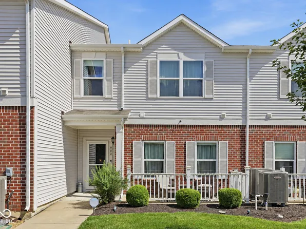 12075 Scoria Dr Unit 900, Fishers, IN 46038