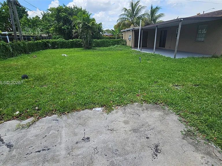 6118 Plunkett St — Photo 16