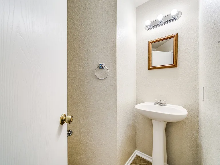 8914 Kestrel Oak — Photo 10