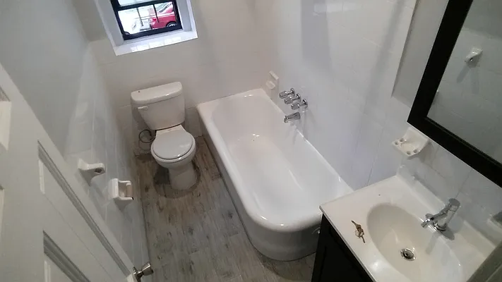 Rented by Lang Realty LLC | media 9
