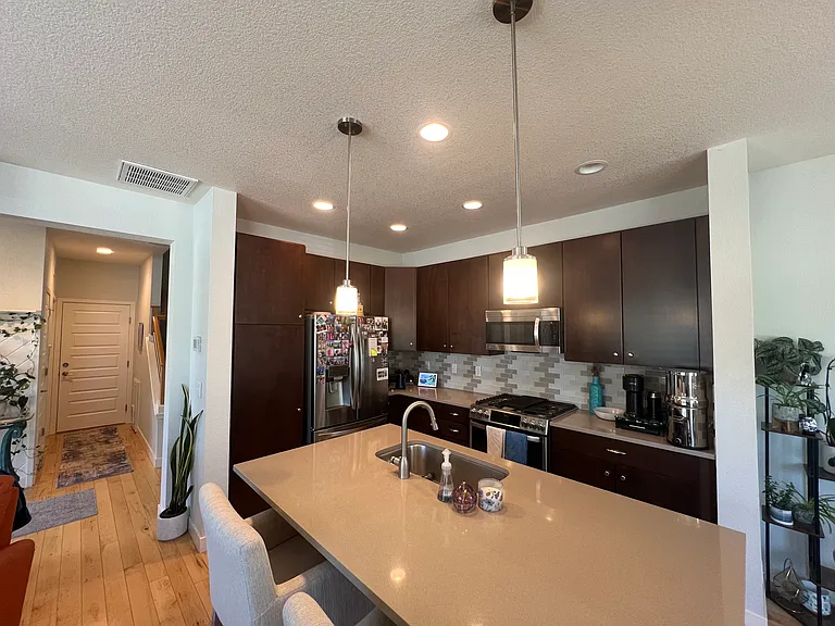 2050 W 67th Pl — Photo 12