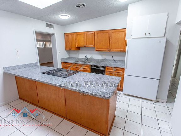 5th image of 1168 E Alameda Dr