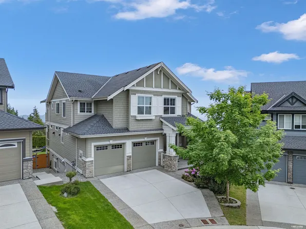 1469 Strawline Hill St, Coquitlam, BC V3E 0L7