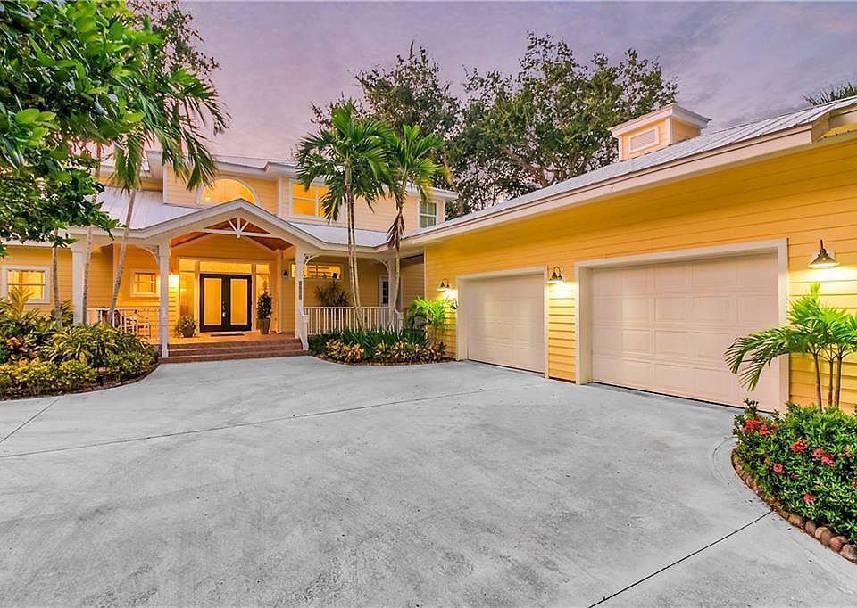 1st image of 2600 NE Sabal Palm Way