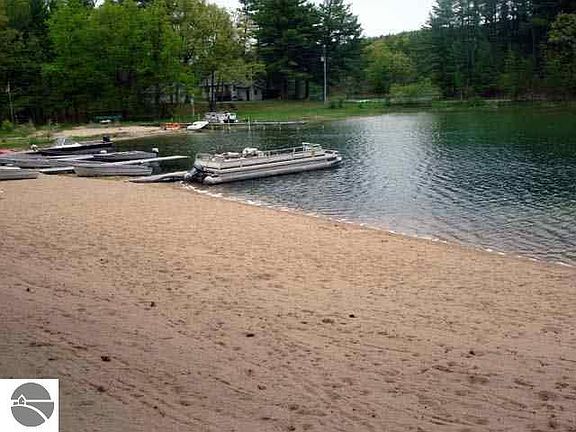 4th image of 2360 Barbeau Dr