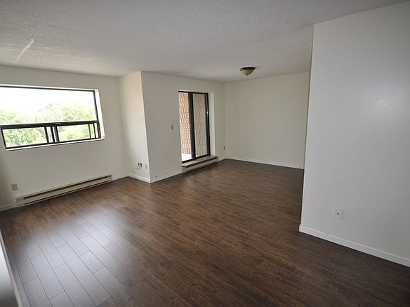 4th image of 634 Lasalle Blvd