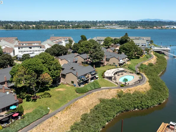 316 N Hayden Bay Dr, Portland, OR 97217