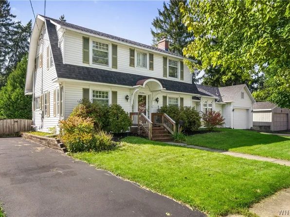 17 S Maple St, Warsaw, NY 14569