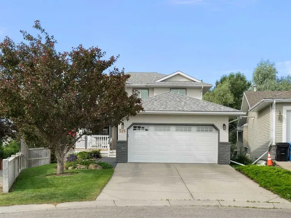 319 N Hawkland Pl NW, Calgary, AB T3G 3R4