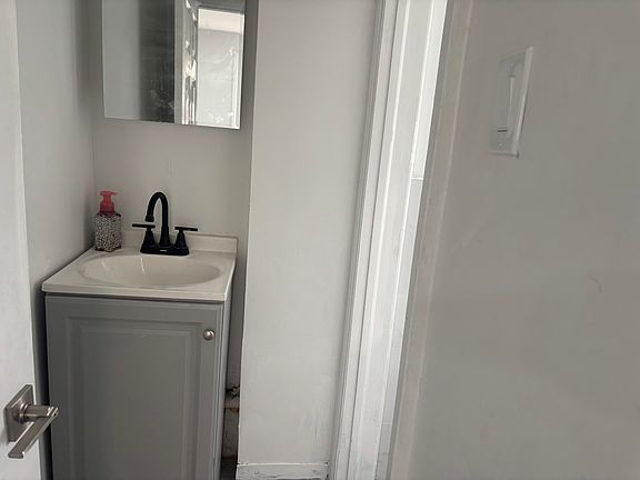 5th image of 94-29 86th St #3