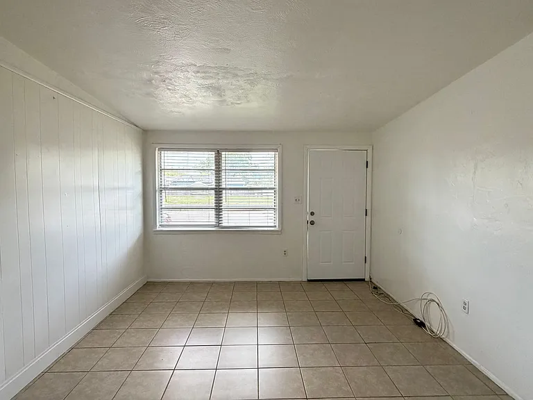 8574 94th Ave — Photo 13