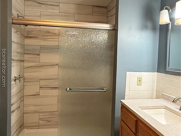 9581 Valley View Dr — Photo 24