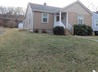 323 Clement St, Radford, VA 24141