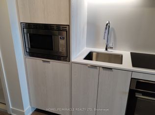 3009 Novar Rd #202, Mississauga, ON L5B 1S4