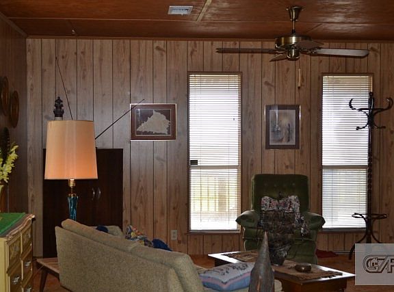 2nd image of 809 Johnson Crawford Cir E