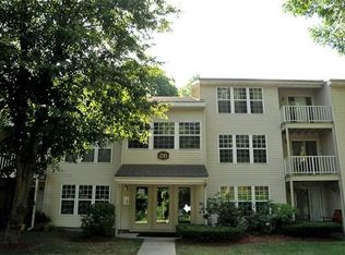 26 Walden Dr APT 7, Natick, MA 01760