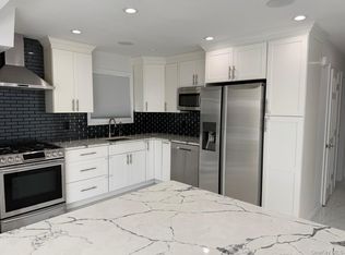 1 Munro Blvd #F, Valley Stream, NY 11581