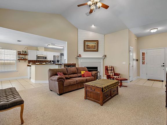 4th image of 1080 Winter Ln