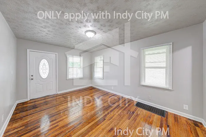 4 bed, 1.0 bath, 1220 sqft, $1,525 — Photo 4