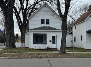 603 N 5th St, Grand Forks, ND 58203