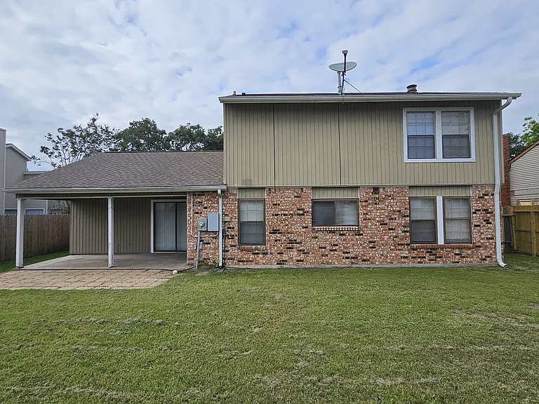 18015 Autumn Hills Dr — Photo 12