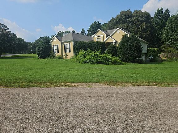 2nd image of 18 Camden Knl