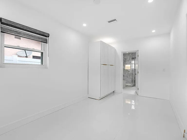626 NW 7th St — Photo 27