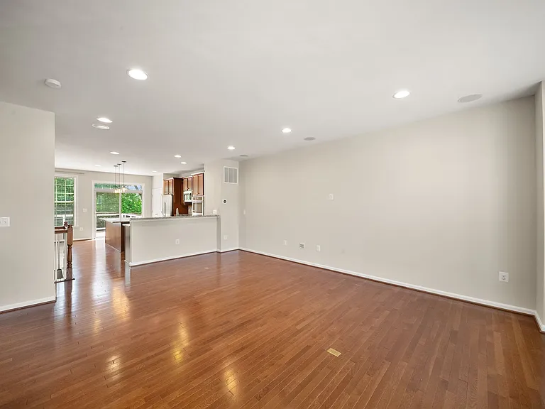 1431 Occoquan Heights Ct — Photo 16