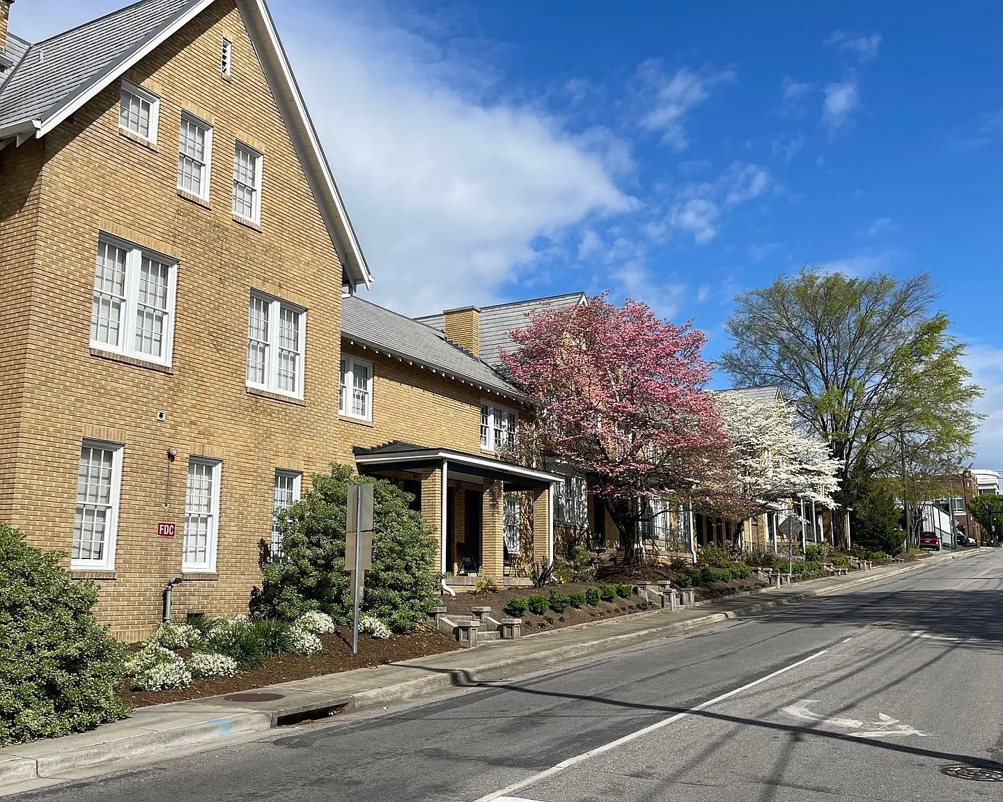 Armstrong Apartments — Photo 1