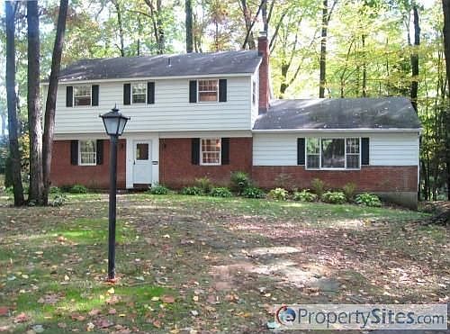 2nd image of 11 Broadleaf Ct