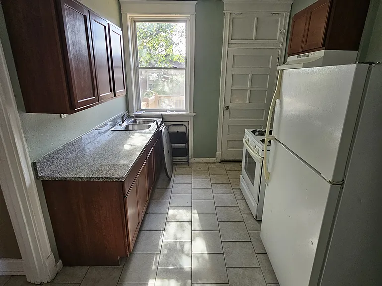 2000 Allen Ave — Photo 10