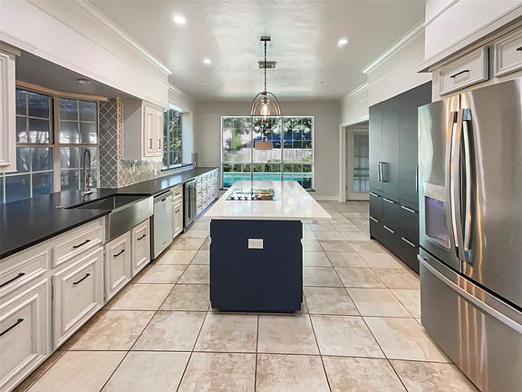 4th image of 6804 Savannah Ln