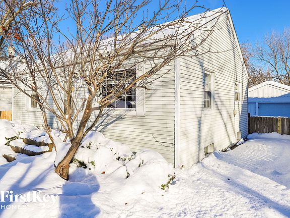 2nd image of 1114 Jewett St