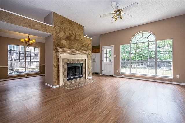 1st image of 1112 Hyde Park Dr