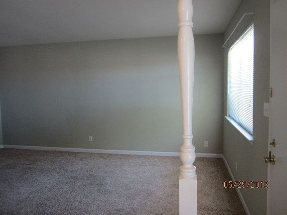 4th image of 3275 N Fowler Ave