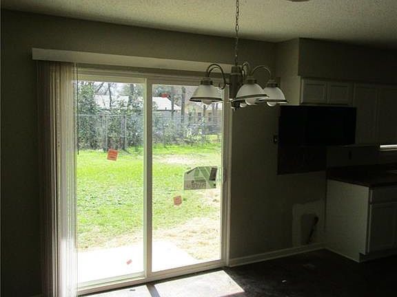 3rd image of 912 Goldwood Dr