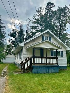 3500 Columbine Ave, Burton, MI, 48529