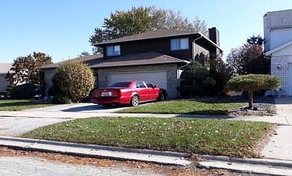 2nd image of 3003 Surrey Ln