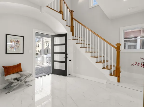 20 Townsend St, Waltham, MA 02453